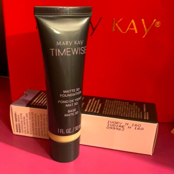 TimeWise® Matte 3D Foundation Ivory N 160